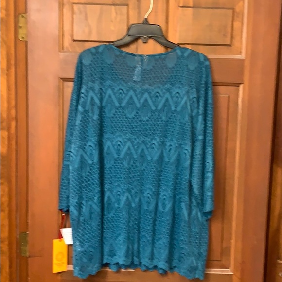 NWT Ruby Rd. Top - Picture 4 of 4